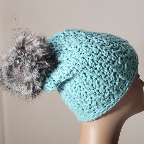 Thick Seafoam Wool Hat /Pom Pom - Picture 3 of 4